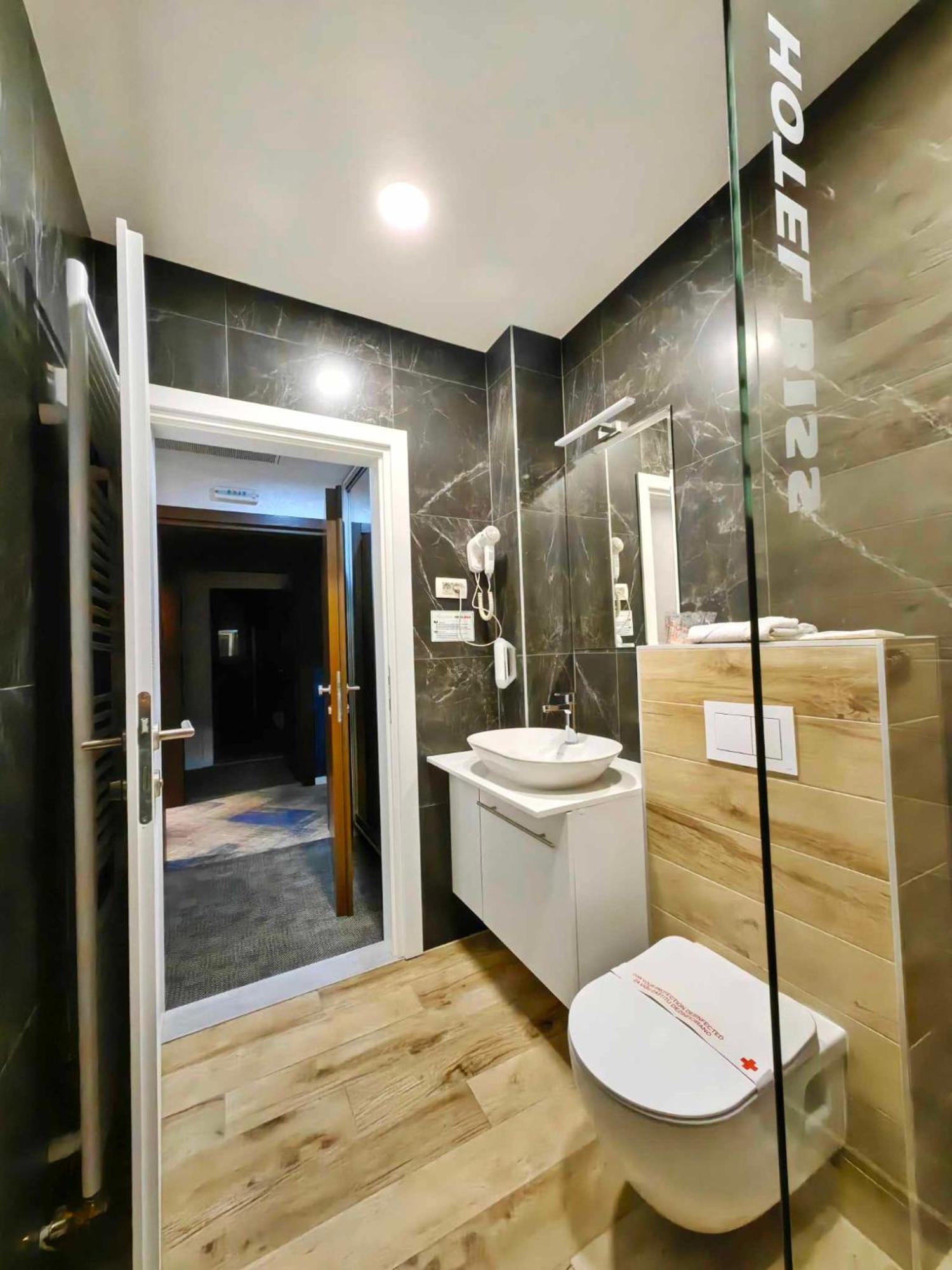 Hotel Biss Zenica Extérieur photo